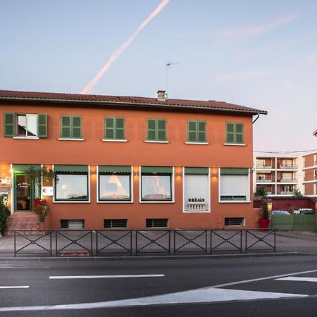 Francheville  Auberge De La Vallee מראה חיצוני תמונה